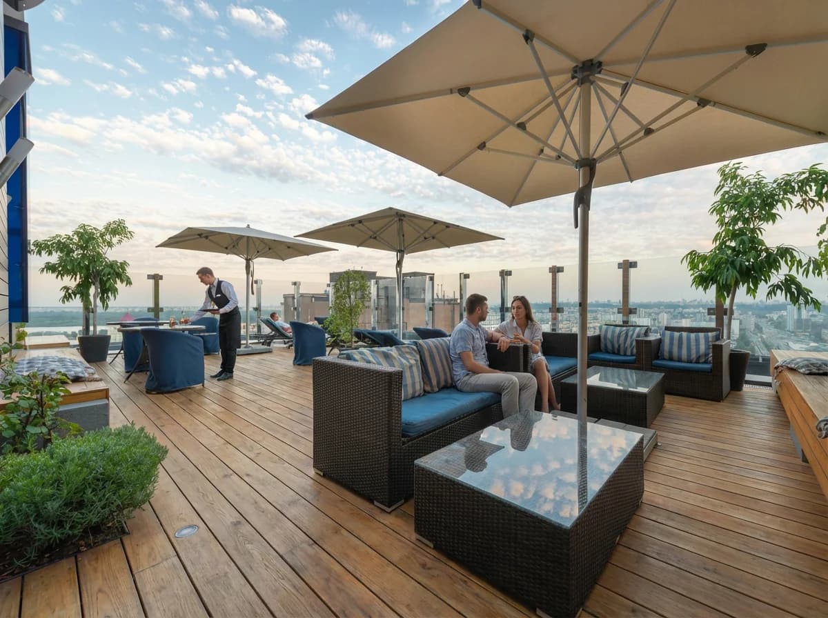 Außenbereich: Dachterrasse, Treppe & Eingang